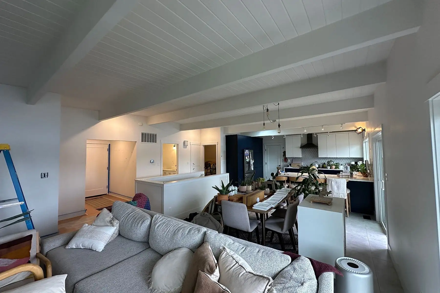 Choosing the Right Sheen for Every Room in Your Home